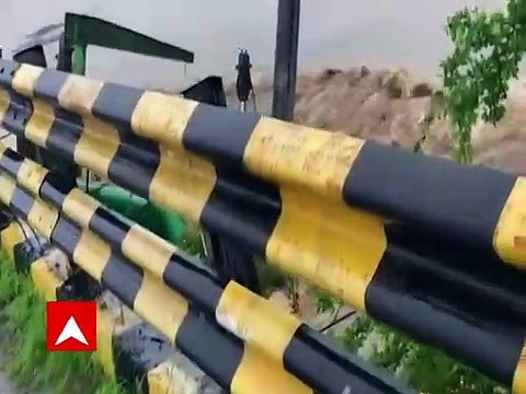 Navsari: પૂર્ણા નદીમાં ધસમસતા પાણીમાં બોટ અથડાઈ બ્રિજ સાથે, જુઓ આ દ્રશ્યો