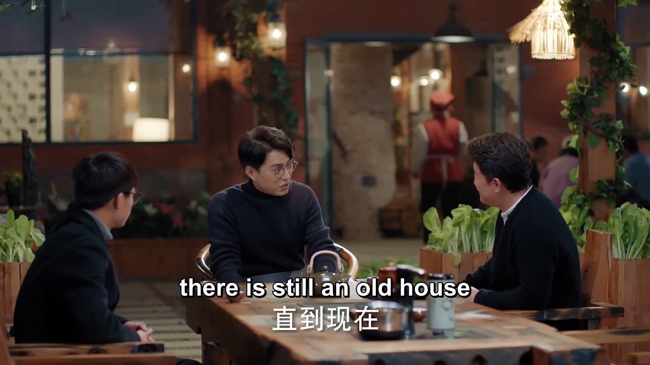 Lorsque la secrétaire a rencontré l'invité qui a généreusement donné du thé, la belle femme l'a arrêté à la hâte, mais l'invité a directement sorti 500 yuans