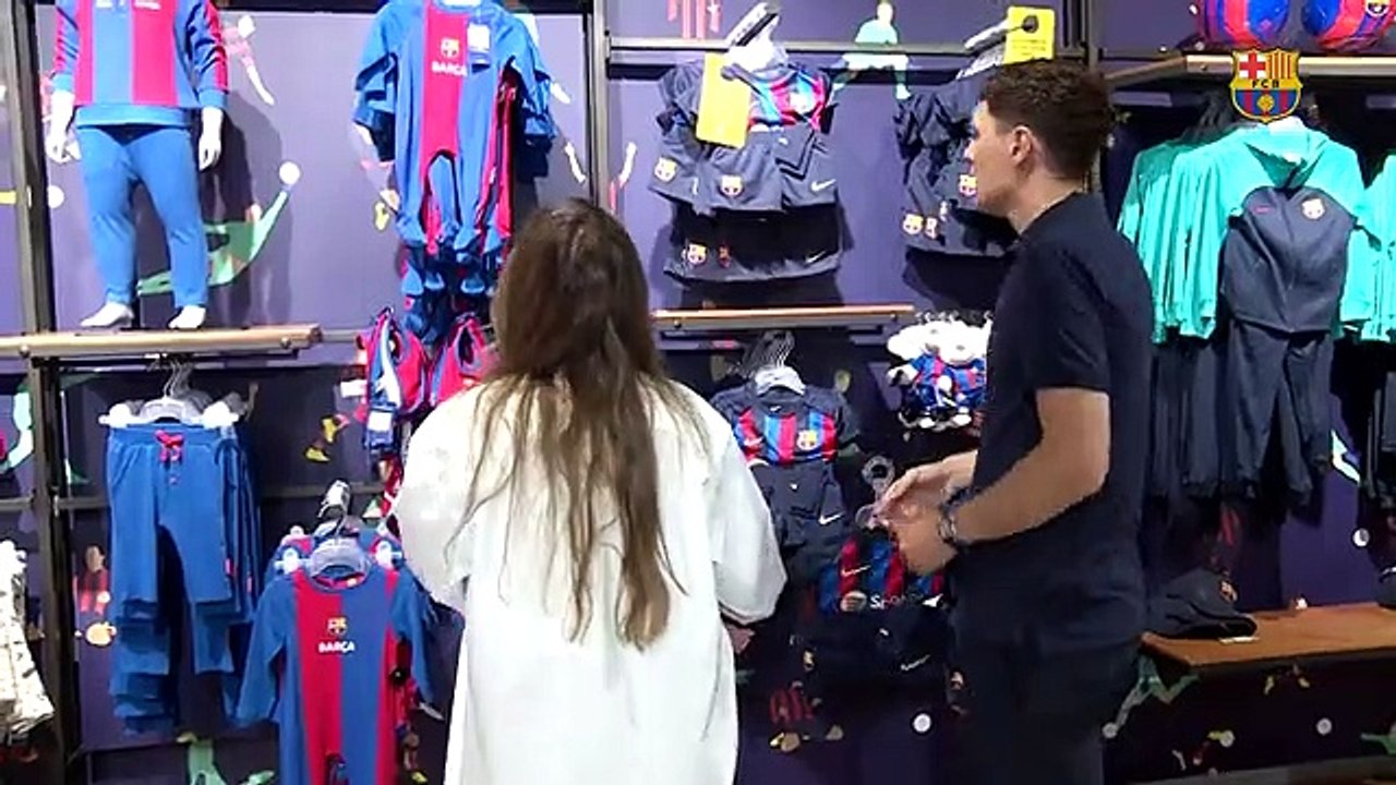 Así fue la visita de Kessié y Christensen a la Barça Store / FCB