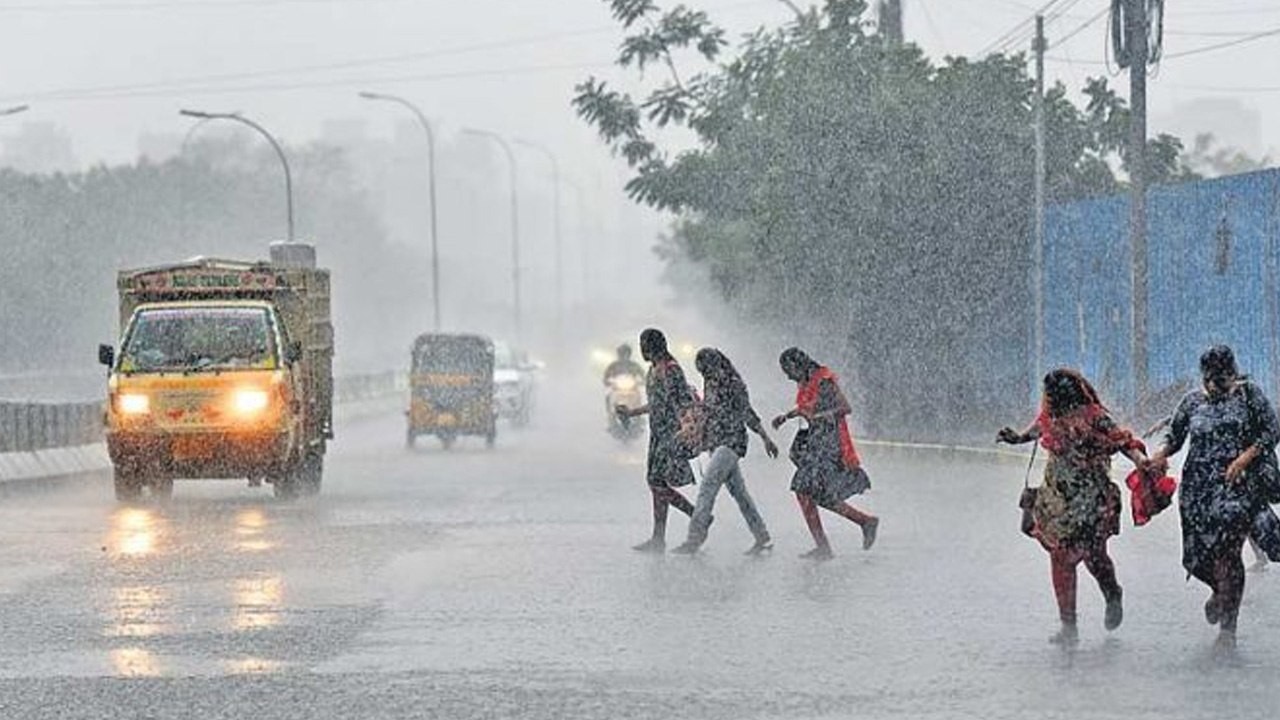 తెలంగాణా వ్యాప్తంగా విద్యా సంస్థలు బంద్ * Telan...