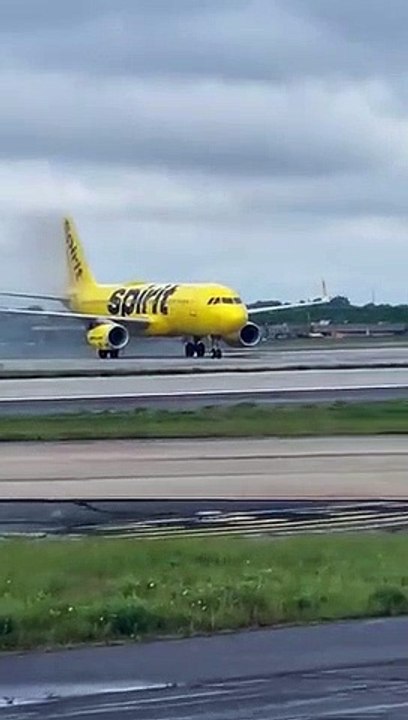 avião em chamas