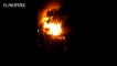Manifestantes prenden fuego a la casa del primer ministro de Sri Lanka