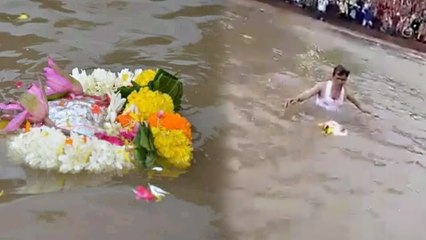 ಈ ಪವಾಡ ದೃಶ್ಯ ನೋಡಿದ್ಮೇಲೆ ದೇವರು ಇದ್ದಾನಾ ಇಲ್ವಾ ಎಂಬುದಕ್ಕೆ ನಿಮ್ಗೆ ಉತ್ತರ ಸಿಗುತ್ತೆ!! | *India | OneIndia