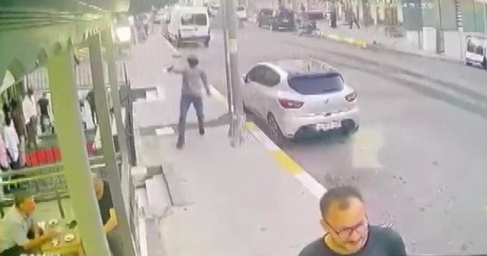 ESENYURT'TA KAR MASKELİ SALDIRGAN RESTORANI KURŞUNLADI