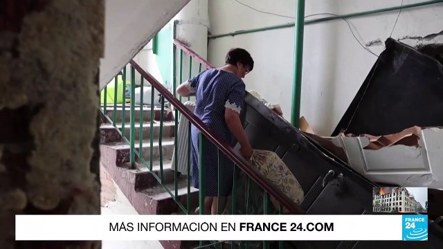 18 muertos en Donetsk tras impacto de cohetes rusos en edificio residencial