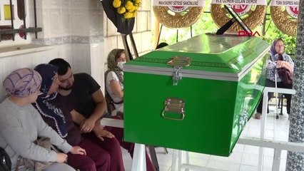 KANSERLE 3'ÜNCÜ SAVAŞINI KAYBEDEN CEMRE, SON YOLCULUĞUNA UĞURLANDI