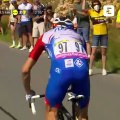 La terrible minute de Thibaut Pinot, qui chute avant de se prendre un coup de poing en plein visage