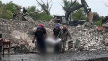 ÇASOV YAR - Rusya'nın vurduğu Çasov Yar şehrinde arama-kurtarma çalışmaları sürüyor