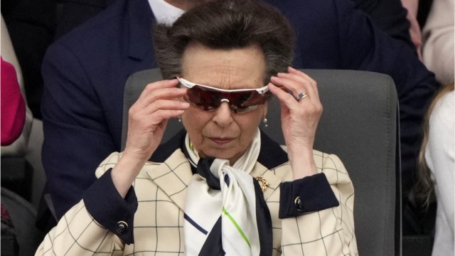 GALA VIDÉO - La princesse Anne comblée : la fille de son premier mari Mark Phillips s’est mariée !