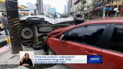 Dalawang sasakyan, nagbanggaan sa intersection kung saan 'di pa gumagana ang traffic light | Saksi