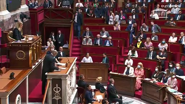 مشروع قرار حجب الثقة عن الحكومة يعكس الانشقاق السياسي في فرنسا