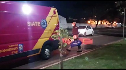 Download Video: Mulher fica ferida após sofrer queda de bicicleta na ciclovia da Av. Tancredo Neves