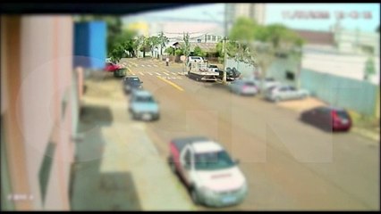 Imagens registram furto de lancha no Centro