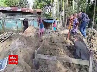 Assam: ક્યાંક મકાનો ઘેરાયા કાદવથી તો ક્યાંક ઘર વખરી વહેતી થઈ પાણીમાં, જુઓ મેઘકહેર પછીની વિકટ સ્થિતિ