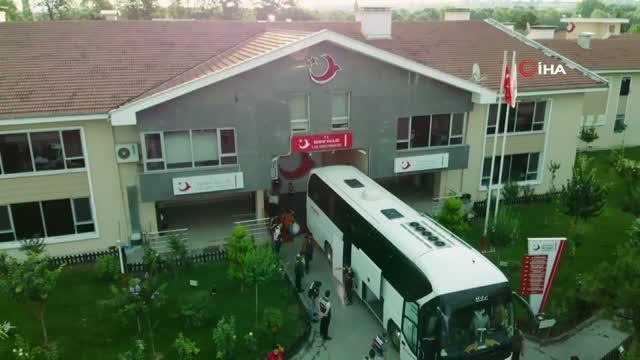 Edirne'de yakalanan 260 göçmen sınır dışı edilmek üzere İstanbul'a gönderildi