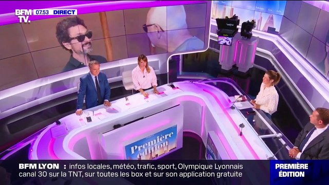 L'écrivain David Foenkinos en dédicace sur une aire d'autoroute