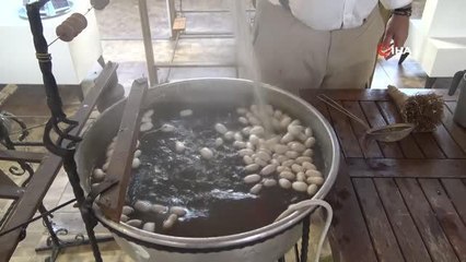 Tarihi ipekçilik merkezinde meslek sahibi oldular