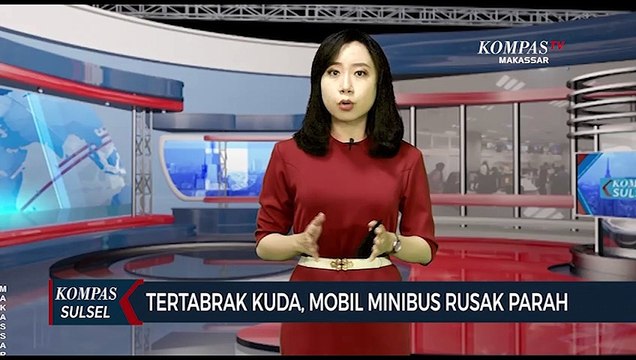 Tertabrak Kuda, Mobil Minibus Rusak Parah