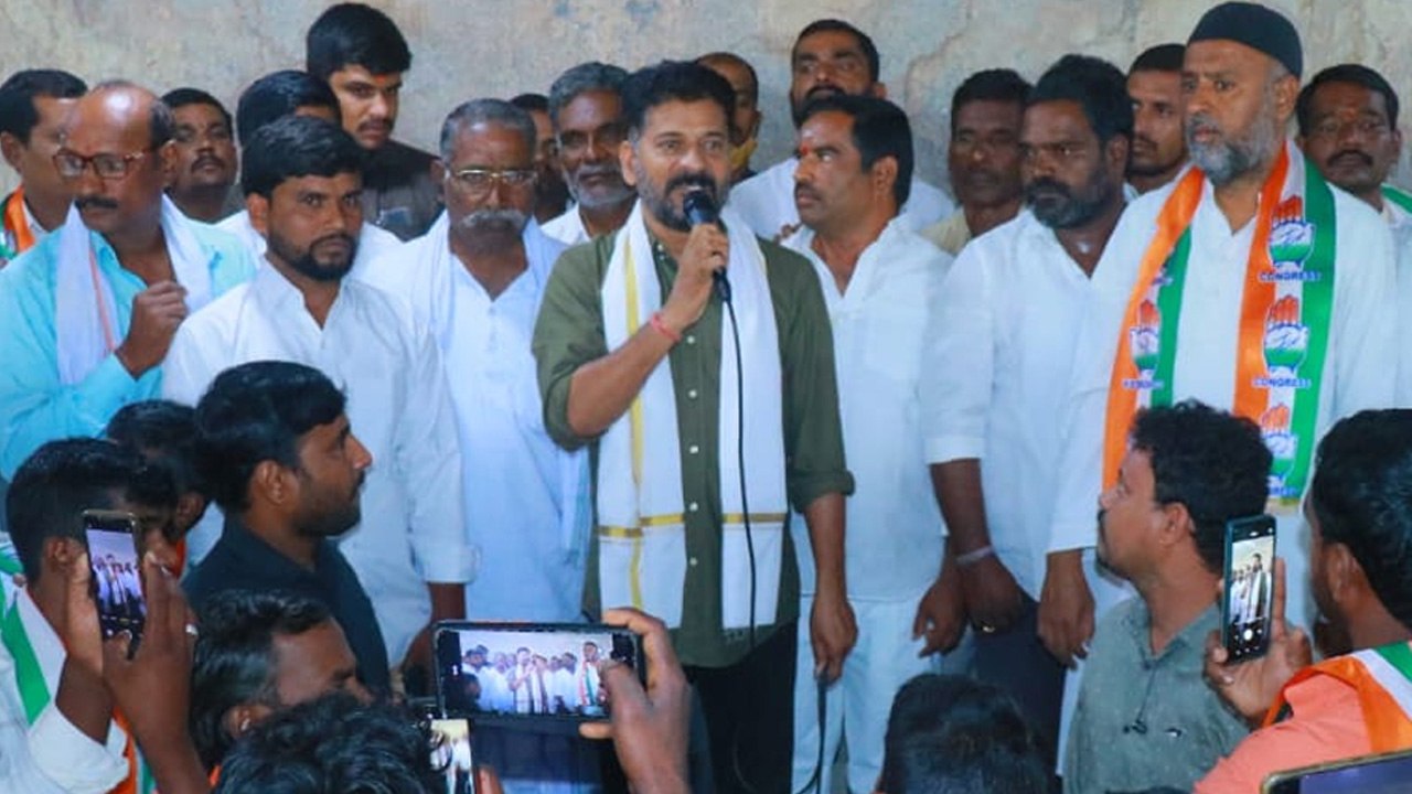 ఒకడు ఆకు రౌడీ ఇంకొకడి గల్లీ రౌడీ, ఎవరో తెలుసా? *Telangana | Telugu OneIndia