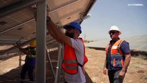 شاهد: محطة لتوليد الكهرباء بالطاقة الشمسية في دهوك.. مشروعٌ واعد مشكلته الغبار