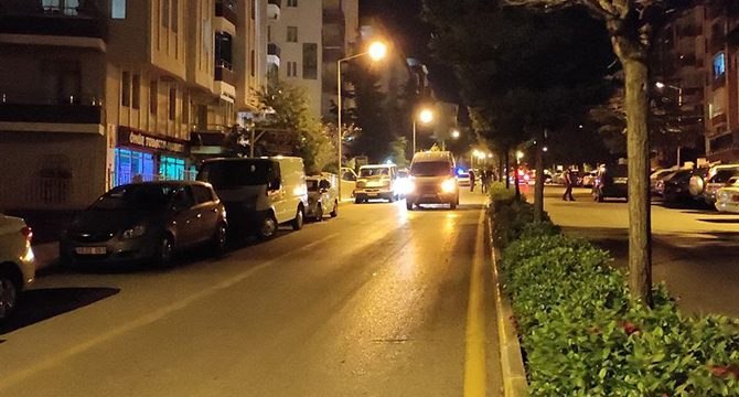 Polis aracına ateş eden saldırgan vuruldu