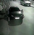 Araçların logo ve aynalarını çalan hırsızlar kamerada