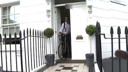 Jeremy Hunt launches leadership challenge