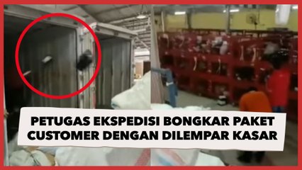 Video herunterladen: Viral! Aksi Petugas Ekspedisi Bongkar Paket Customer dengan Dilempar Kasar