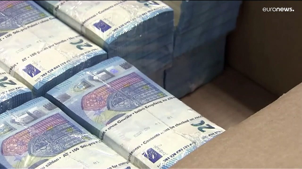 El euro llega a la paridad con el dólar por primera vez en veinte años
