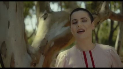 "Noi contro di noi", il nuovo brano di Silvia Salemi