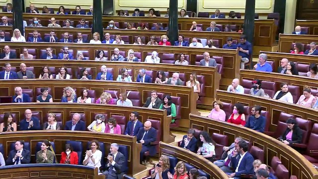 Pedro Sánchez anuncia nuevos impuestos a la banca y las energéticas