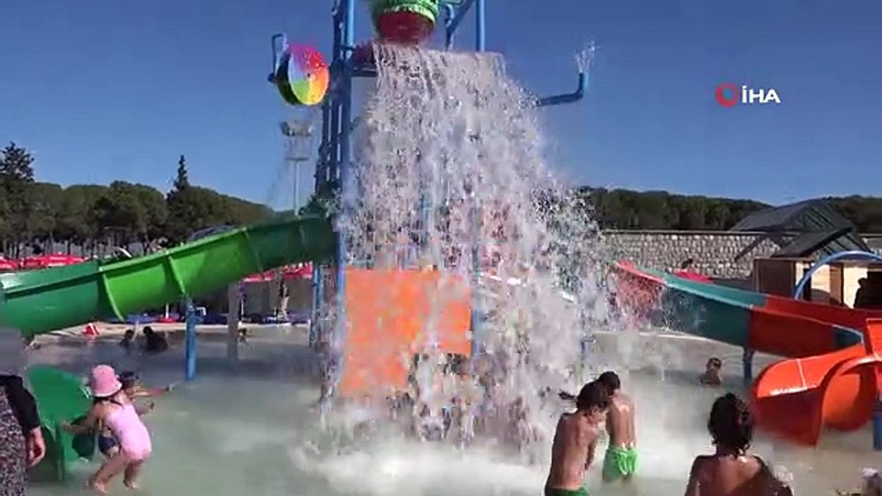 Aydınlı çocuklar bayram coşkusunu aquaparkta yaşadı