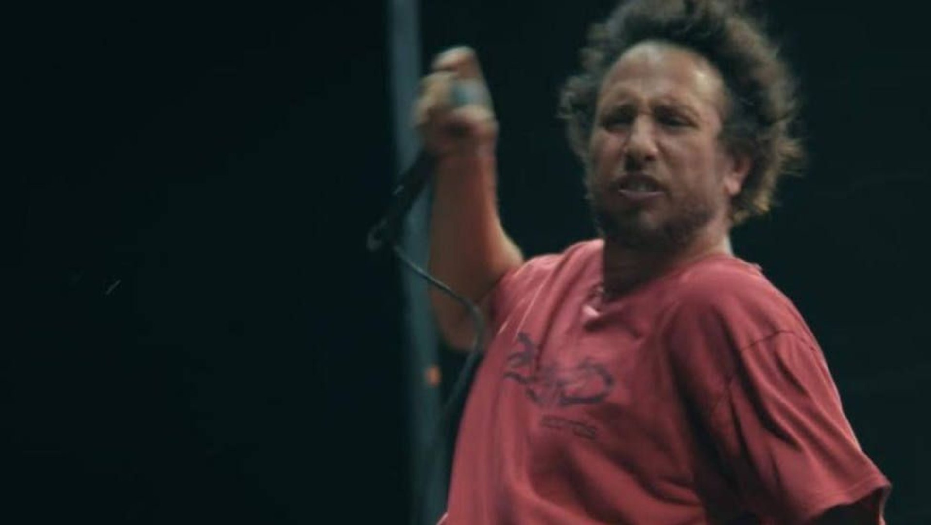 Zack de la Rocha injured his leg during Rage Against the Machine's con