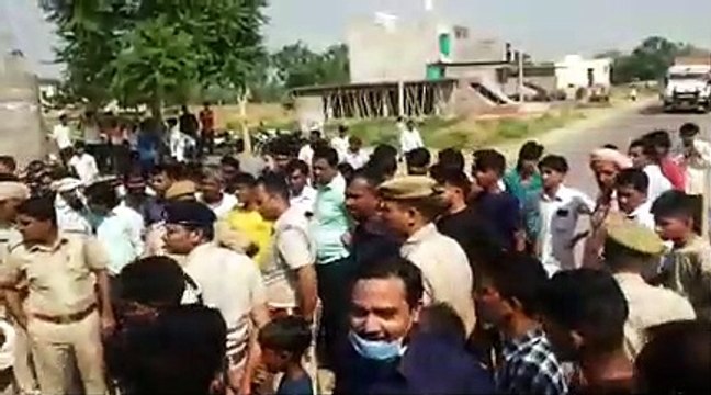 कार में शव रखकर स्टेट हाइवे पर लगाया जाम