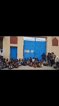 पुलिस लाइन स्कूल को जड़ा ताला