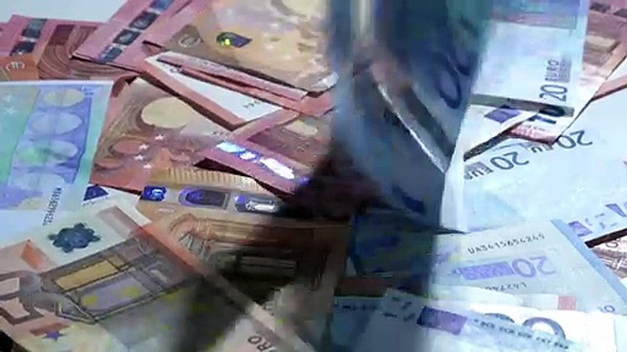 El euro alcanzó la paridad con el dólar por primera vez en dos décadas