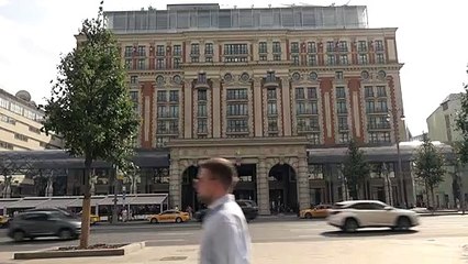 فندق ريتز-كارلتون في موسكو يغير اسمه وشعاره