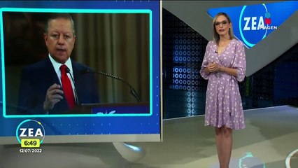 Arturo Zaldívar recibe condecoración de la Cruz Roja