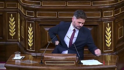 Rufián exhibe tres balas de la frontera de Melilla y Sánchez le acusa de "equivocarse gravemente"