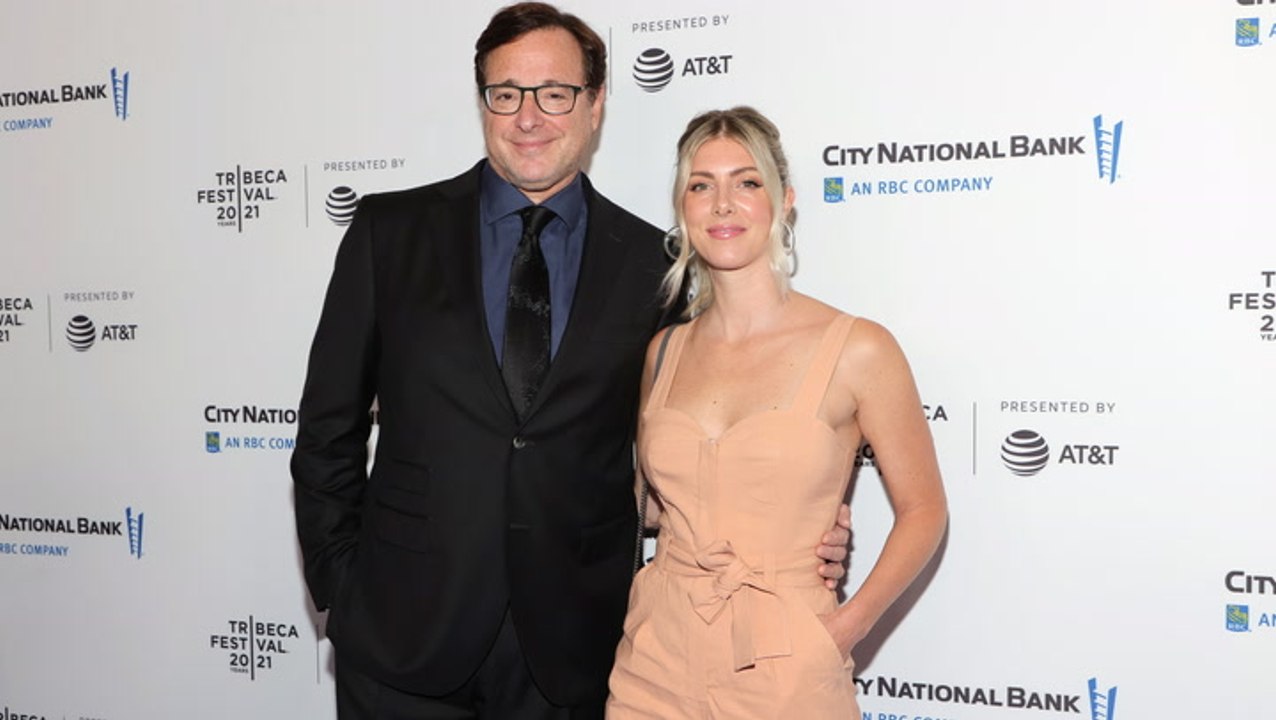 Bob Sagets (†) Frau Kelly Rizzo mit bewegenden Worten: „Wir vermissen dich so sehr“
