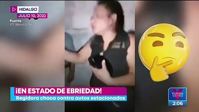 Regidora en estado de ebriedad choca contra autos estacionados