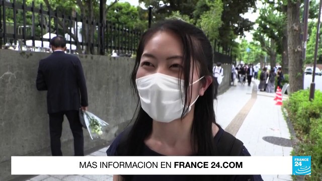 Miles de japoneses despidieron a Shinzo Abe en una caravana por el centro de Tokio