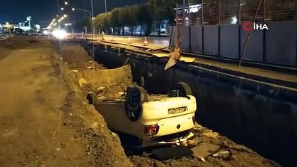 Adana'da alt geçit çalışmasına otomobil düştü: 1 yaralı
