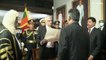 بعد انتخابه من قبل البرلمان.. ويكريميسينغه يؤدي اليمين الدستورية رئيسا لسريلانكا