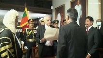 بعد انتخابه من قبل البرلمان.. ويكريميسينغه يؤدي اليمين الدستورية رئيسا لسريلانكا