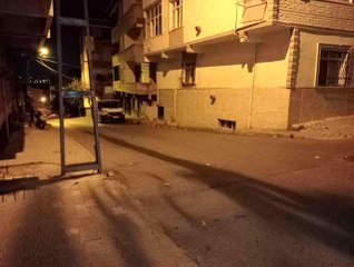 Kamyonetle otomobil çalmaya gelen şüpheliler vatandaşları görünce böyle kaçtı