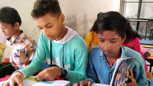 वर्कबुक से कर रहे पढ़ाई,स्कूलों में शुरू हुई रेमेडियल क्लास