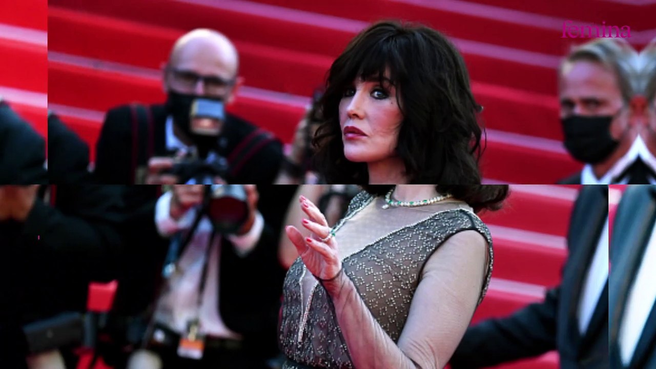 Isabelle Adjani méconnaissable avec des cheveux courts rouges vifs… Un style inédit pour l’actrice de 67 ans