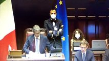 Draghi alla Camera, il lungo applauso e la battuta - Video