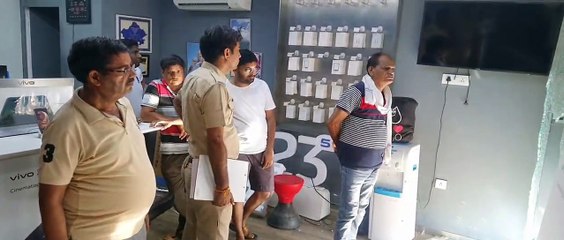 पुलिस थाने से आधा किलोमीटर दूरी पर तीन मिनट में चोरी,